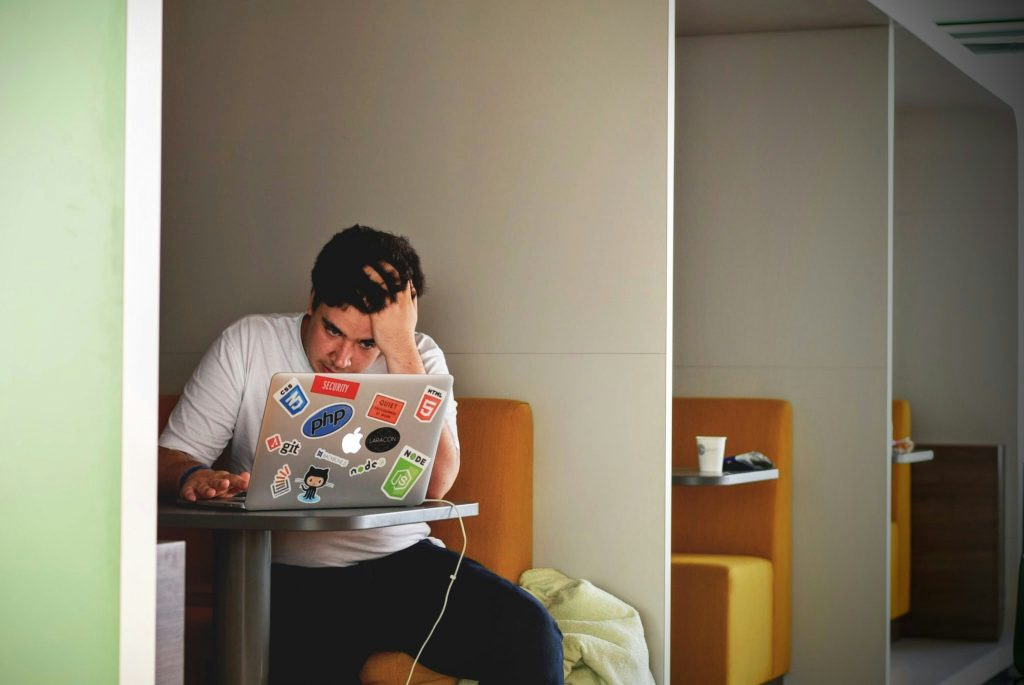 Cómo superar el estrés y la frustración en el trabajo: estrategias efectivas para el bienestar laboral agotamiento, trabajo y frustración